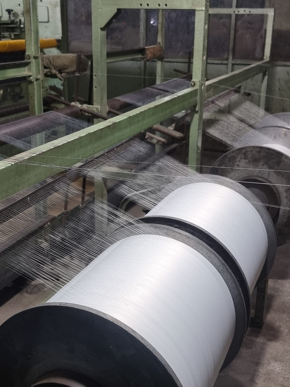 High-precision yarn spooling and beaming equipment